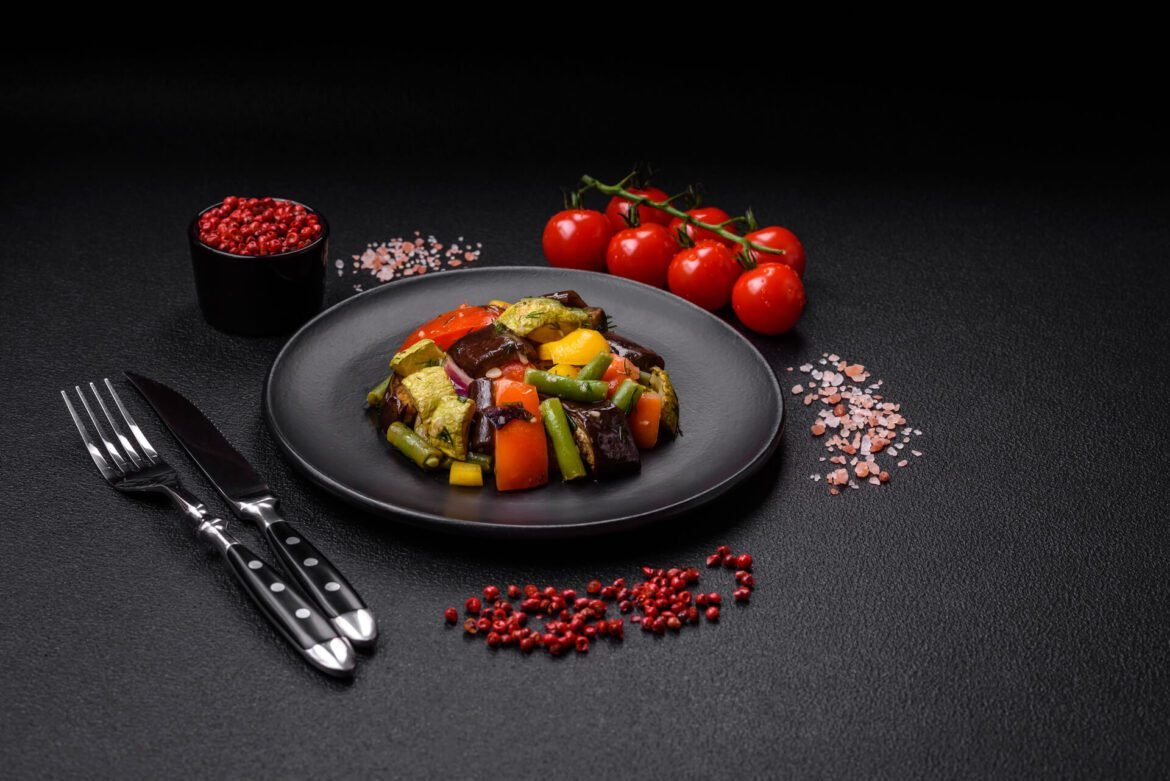 1920-delicious-juicy-fresh-salad-of-baked-eggplant-tomatoes-zucchini-onions-1