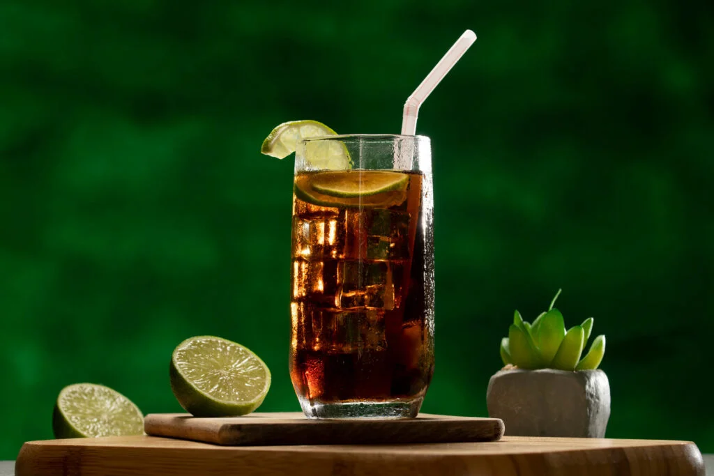 Cuba libre drink